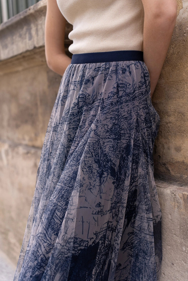 navy blue tulle skirt
